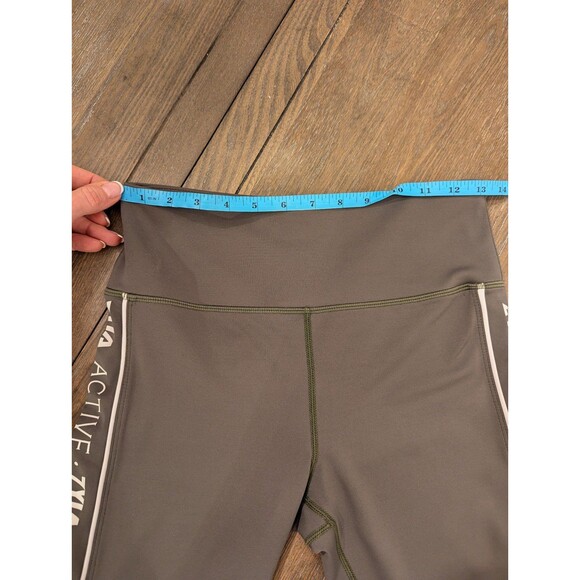 ZYIA Light N Tight Leggings Capri - Picture 5 of 6